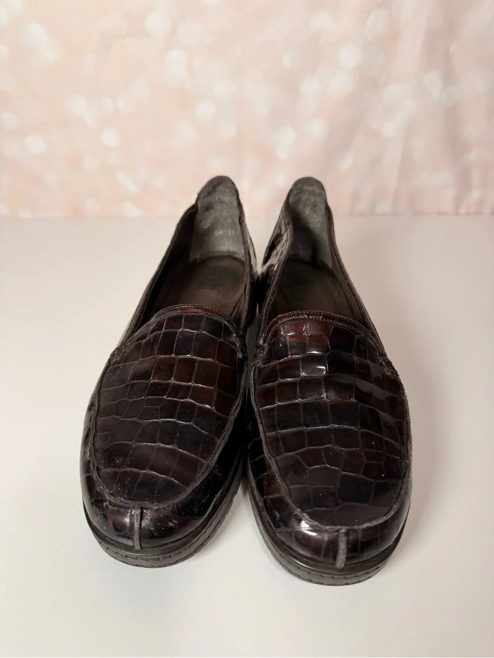 STUART WEITZMAN Maroon Leather Croc Loafer